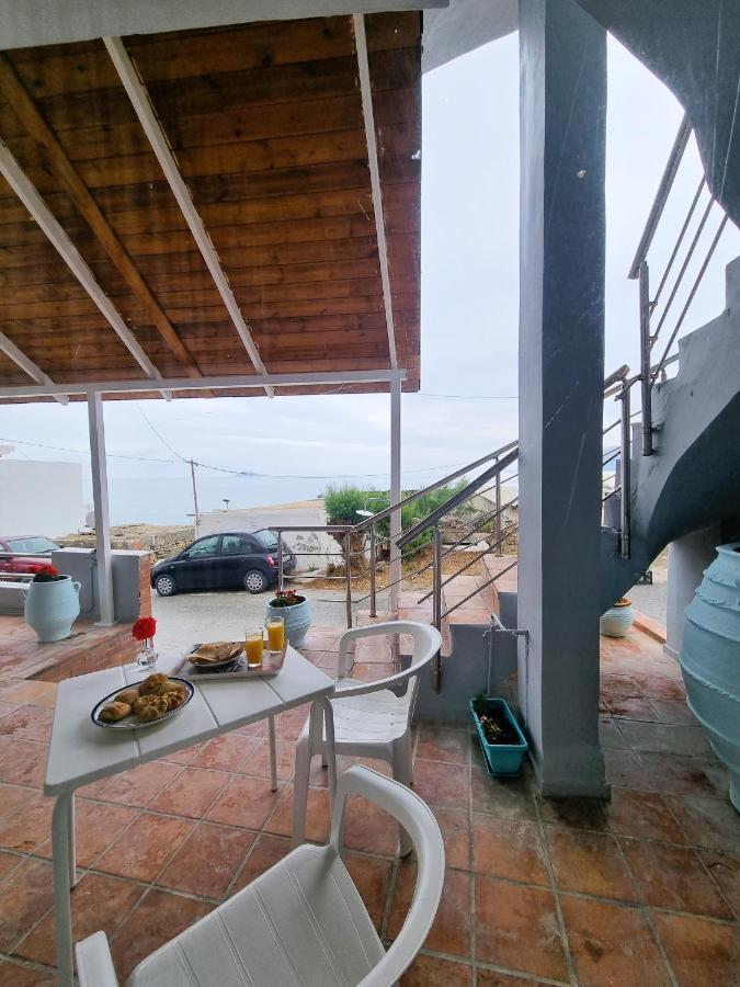 Crysalis Studios Kalamaki  Luaran gambar